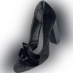 Velour Ruffle Pump